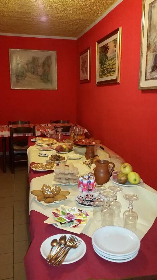 B&B Meddie Tiana Buitenkant foto